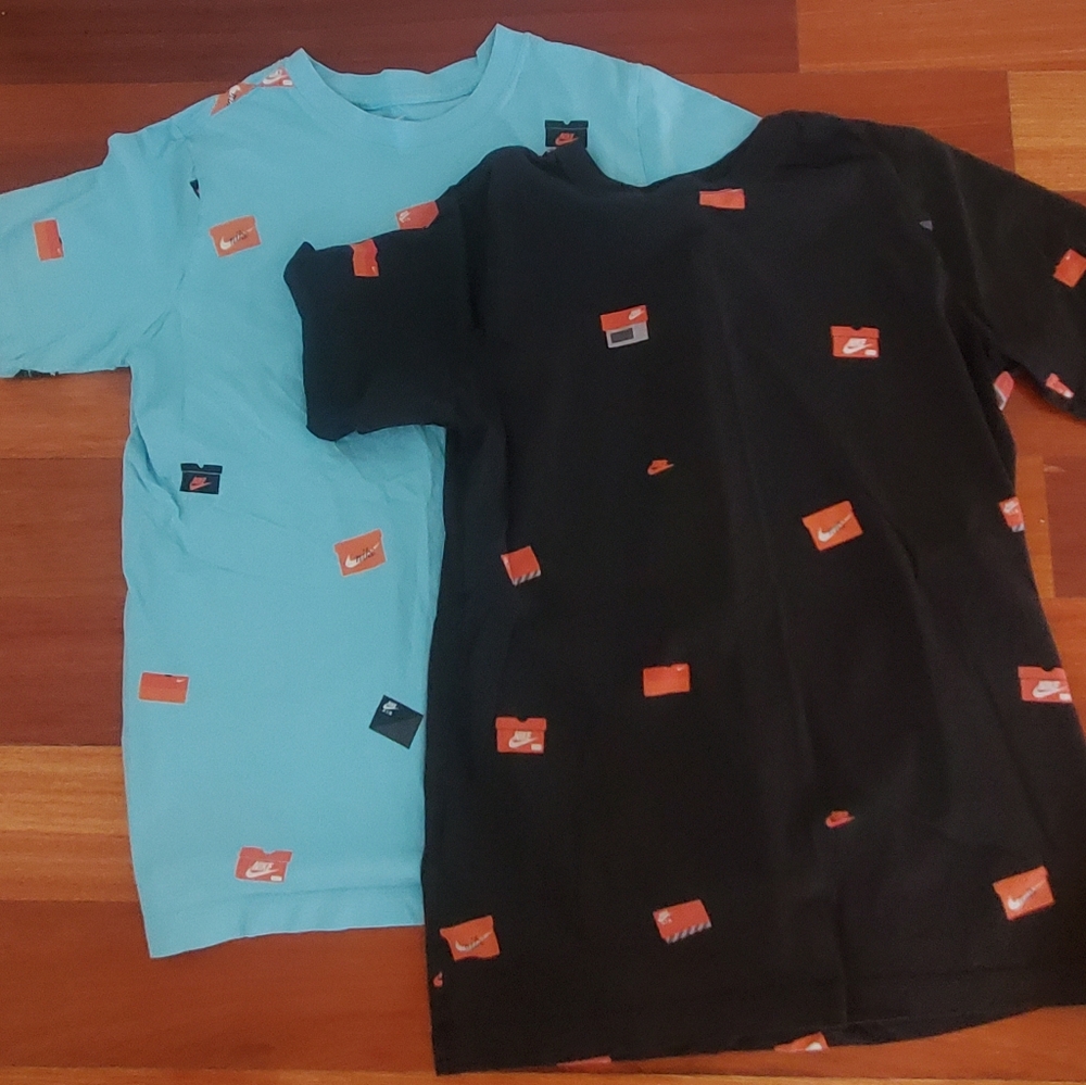 Nike t shirt lot of 2